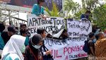 Massa Aksi #BengawanMelawan Geruduk DPRD Surakarta