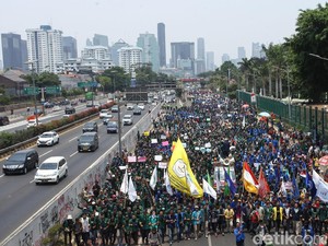 Ramai Aksi Demo, Bikin Konsumen Mercy Tunda Pembelian