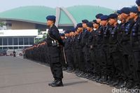 Penampakan Deretan Aparat Polisi Yang Amankan Demo Di DPR Hari Ini