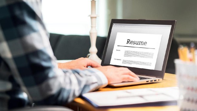 Bisnis Klenik Go Online hingga Tips Bikin CV Auto Dipanggil HRD