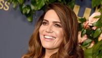 Sang suami, Taylor Goldsmith mengaku sangat bangga dan cinta dengan penampilan istrinya tersebut. Gregg DeGuire/Getty Images