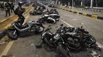 Deretan Kendaraan Korban Aksi Demo Mahasiswa