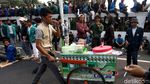 Diblokir Mahasiswa, Tukang Cendol Masuk Tol