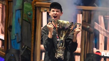6. Kyle Bugha Giersdorf. Juara dunia Fortnite asal Amerika Serikat ini berhasil mengumpulkan USD 3 juta atau sekitar Rp 42 miliar di tahun 2019. Foto: (CNBC Indonesia)