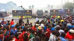 Suasana Saat Mahasiswa-Polisi Bentrok di Depan Gedung DPR