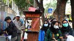 Berkah Pedagang Keliling di Balik Aksi Demo Mahasiswa