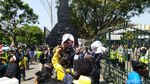 Mahasiswa Bawa Pocong dan Keranda Demo di DPRD Jateng