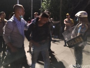 BEM Unisba Kutuk Tindakan Represif Polisi Amankan Aksi Demonstran