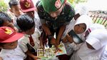Antusias Anak-anak di Sinabang Menggali Ilmu Lewat Membaca Buku