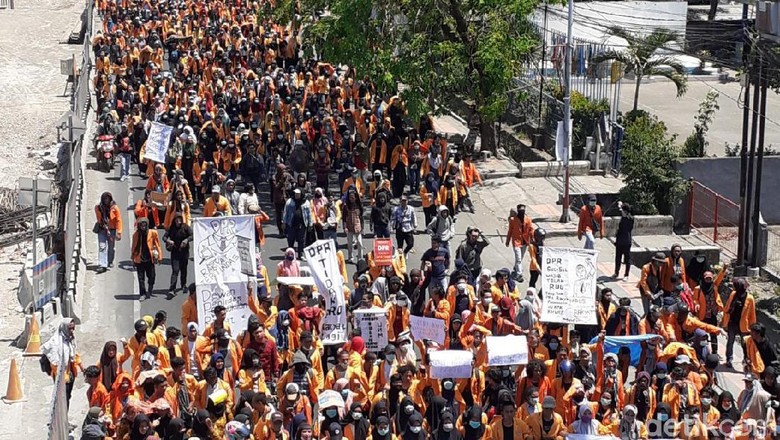 Polda Sulsel Selidiki Pengeroyok Wartawan Saat Demo Rusuh di Makassar Polda Sulsel Selidiki Pengeroyok Wartawan Saat Demo Rusuh di Makassar