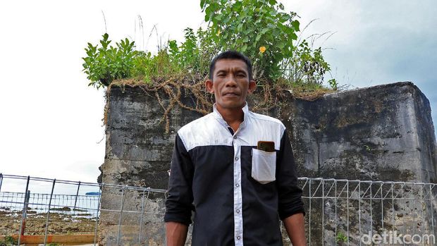 Heri AT, warga sekaligus pemandu (Randy/detikcom)