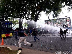 Polisi Tetapkan 40 Tersangka Demo Ricuh di DPRD Sumut