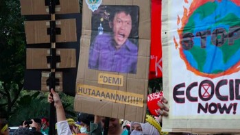 Arya Wiguna yang dulu viral dengan kalimat Demi Tuhaaan! sekarang peduli lingkungan dengan berteriak Demi hutaaaan!. Foto: via Twitter @yeahmahasiswa