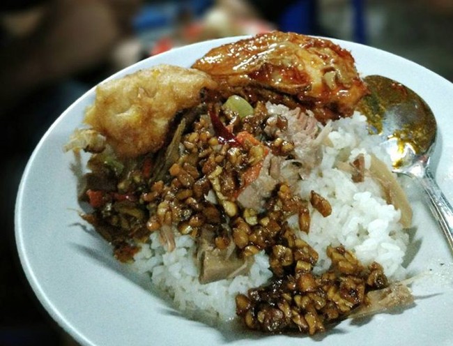 Surga Kuliner di Gejayan, Ada Gudeg Ceker dan Nasi Teri Mantap