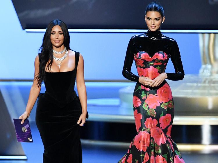 Kim dan Kendall Jenner, Zendaya hingga Jolin Tsai