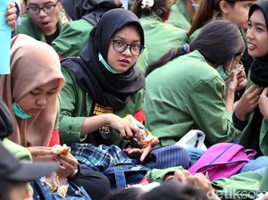Tips Jaga Kesehatan Kulit untuk Mahasiswi Setelah Panas-panasan Demo RKUHP