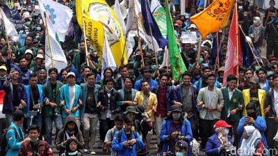 Eksodus Mahasiswa Menuju Gedung DPR