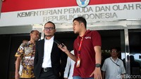 Pria yang menjabat sebagai Menteri Ketenagakerjaan itu menggantikan Imam Nahrawi yang telah ditetapkan sebagai tersangka karena kasus suap dana hibah Komite Olahraga Nasional Indonesia (KONI).