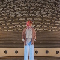 Awkarin pergi ke Aceh karena ingin mendatangi satu per satu dari 34 Provinsi di Indonesia. Dan daerah yang pertama ia kunjungi adalah Aceh. Dari setiap kunjungannya ke berbagai provinsi itu, Karin membuat konten dengan judul Kelana Karin untuk chanel Youtubenya. Foto: Dok. Instagram @awkarin