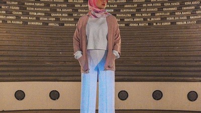 Awkarin Berhijab di Aceh, Ini Deretan Gayanya yang Bikin Adem