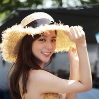 Tempat ke-5 dalam daftar ini diduduki personel BLACKPINK lainnya, Jisoo Kim. Ia mendapatkan 865.851 suara. Foto: Instagram @sooyaaa__