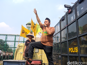 Pendemo di DPR Tolak RUU Karantina: Pasar Bakal Dipenuhi Sayuran Impor!
