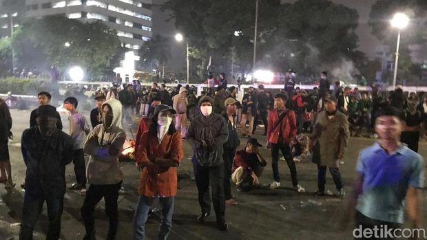 Suasana di depan gedung DPR pukul 18.20 WIB, Selasa (24/9/2019)