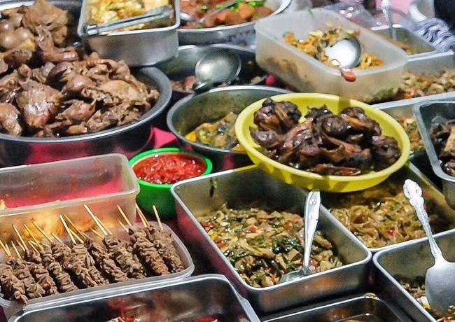 Surga Kuliner di Gejayan, Ada Gudeg Ceker dan Nasi Teri Mantap