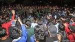 Polisi Dialog dengan Massa Mahasiswa