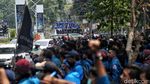 Bawa Spanduk Hingga Bendera, Mahasiswa Mulai Memenuhi Senayan