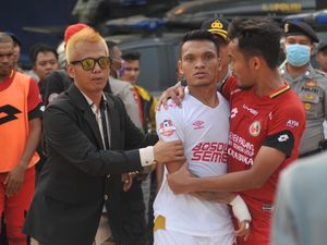 Laga yang Gila untuk PSM: Dua Kiper Cedera Hingga Digantikan Zulham