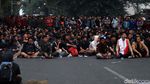 Mahasiswa Masih Bertahan di Depan Gedung DPRD Jabar