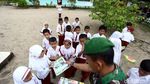 Antusias Anak-anak di Sinabang Menggali Ilmu Lewat Membaca Buku