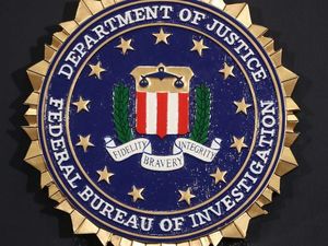 FBI Turun Tangan Ungkap Pembajakan Ponsel Orang Terkaya Dunia