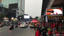 Flyover Slipi Arah Cawang Diblokade Mahasiswa, Lalu Lintas Semrawut Flyover Slipi Arah Cawang Diblokade Mahasiswa, Lalu Lintas Semrawut