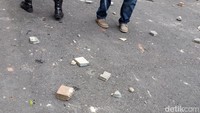 Saat ini mahasiswa mundur ke Lapangan Benteng yang berseberangan dengan DPRD Sumut.