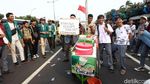 Diblokir Mahasiswa, Tukang Cendol Masuk Tol