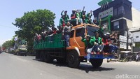Massa pendemo merupakan gabungan mahasiswa dari sejumlah kampus di Makassar. Foto: (Muhammad Nur Abdurrahman-detikcom)