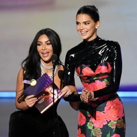 Klan Kardashian-Jenner diketahui melakukan operasi plastik dan prosedur kecantikan untuk menunjang penampilannya. Ada yang terang-terangan mengaku, ada pula yang menyangkal. Foto: Kevin Winter/Getty Images