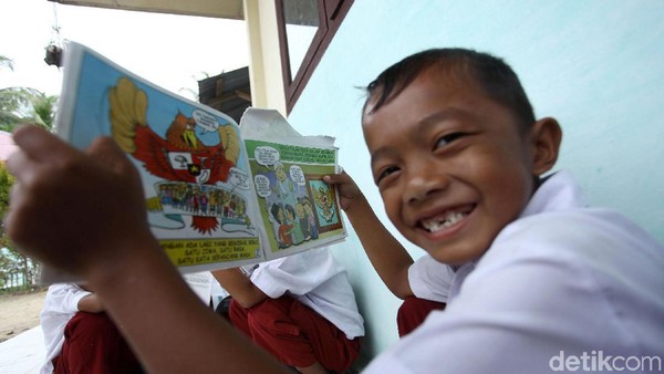 Antusias Anak-anak di Sinabang Menggali Ilmu Lewat Membaca Buku