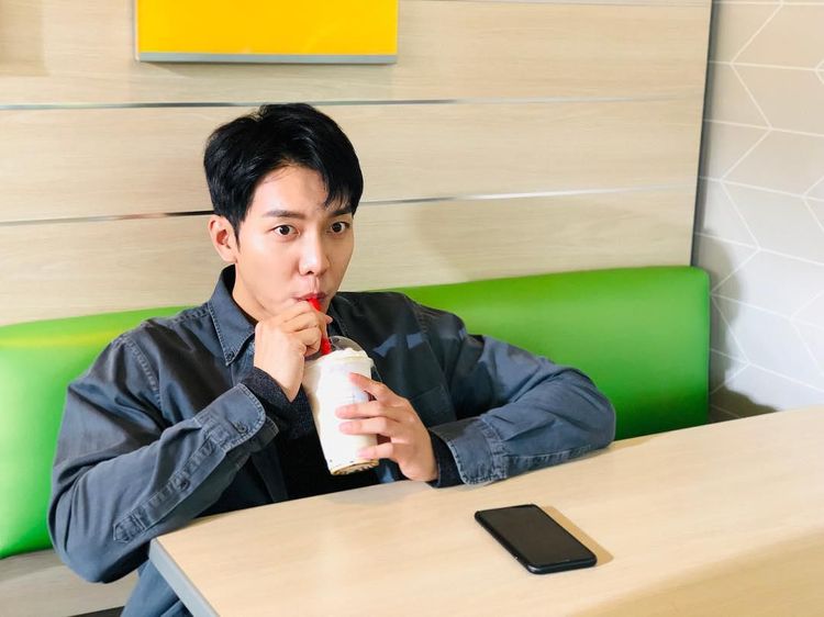 Bintangi Vagabond, Lihat Tampannya Lee Seung Gi Saat Kulineran