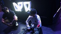 Musisi di bawah naungan Dream Perfect Regime (DPR) turut menjadi bagian dari musisi Korea yang tampil akhir tahun 2022 di Indonesia. Para fans Hong Da Bin, Ian, Cream, dan REM, bergoyang di Tennis Indoor Senayan, Jakarta, 6 Desember 2022. (Dok. Instagram/DPRLive)  