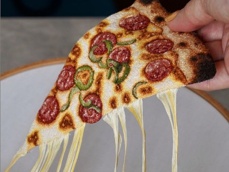 Kreatif! Seniman Ini Buat Sulaman Cantik Bentuk Makanan