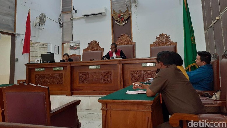 Hakim Nyatakan Praperadilan Kasus Bank Century Tak Dapat Diterima Hakim Nyatakan Praperadilan Kasus Bank Century Tak Dapat Diterima