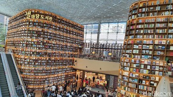 Selain untuk membaca, di sana juga kerap digelar acara-acara, seperti diskusi buku. (Foto: detikINET/Widiya Wiyanti)