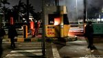 Gerbang Tol Pejompongan Dibakar
