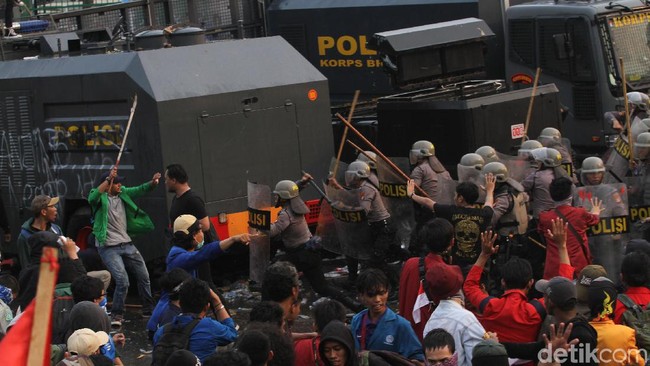 Ancaman Gangguan Ekonomi di Tengah Demo Mahasiswa