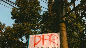 Anggota DPR biasanya di jam kerja malah tidur. Foto: via Twitter @yeahmahasiswa