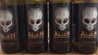 Hingga botol birnya saja dikemas dengan gambar alien yang unik dan menarik. Foto: Istimewa