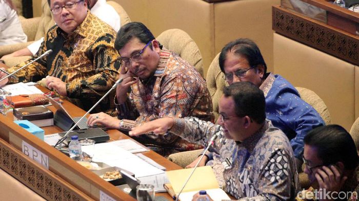 Rapat pembahasan ibu kota baru di DPR/Foto: Lamhot Aritonang Rapat pembahasan ibu kota baru di DPR/Foto: Lamhot Aritonang